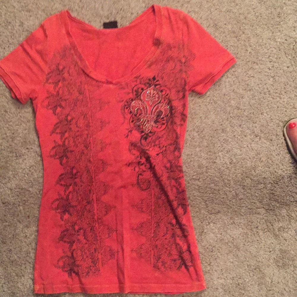 Lady’s tee shirt
